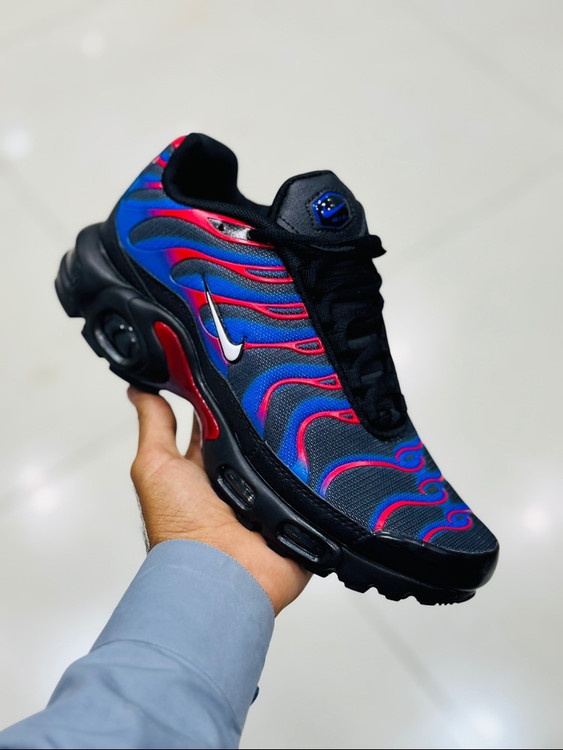 کتونی نایک ایرمکس پلاس تی ان/ساخت ویتنام/سایز 40 ۴۱ ۴۲ ۴۳ ۴۴ ۴۵ /NIKE AIR MAX PLUS TN/فروش تکی و عمده/ضمانت اصالت کالا