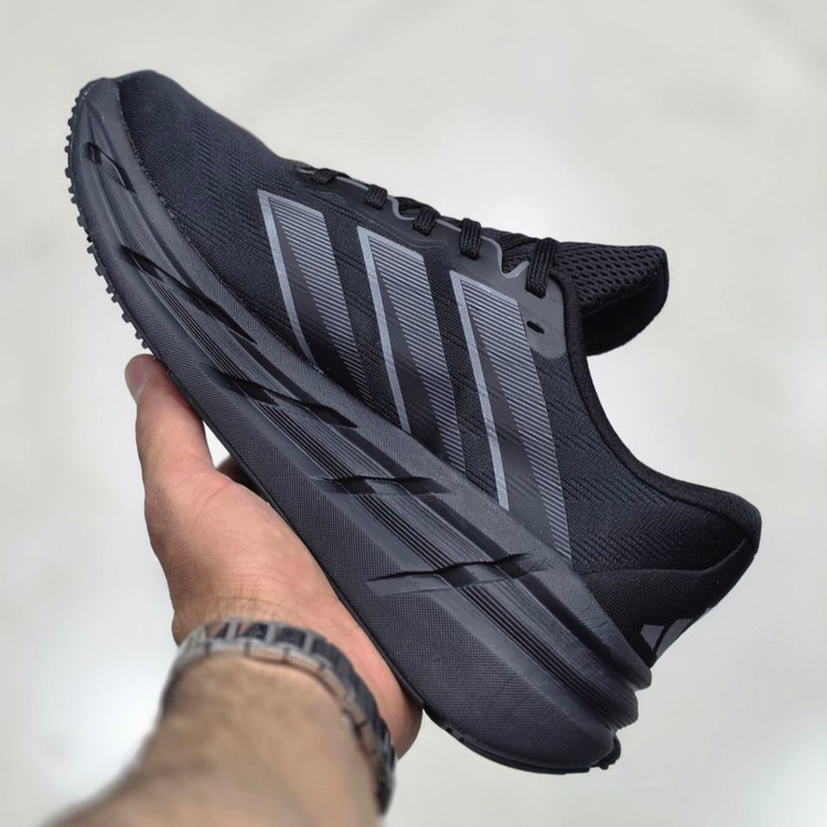کتونی ادیداس ادیستارAdidas Adistar CS ساخت ویتنام سایز ۴۰ ۴۱ ۴۲ ۴۳ ۴۴ ۴۵همراه با جعبه فروش تکی و عمده ضمانت اصالت کالا کیفیت مسترکوالیتی