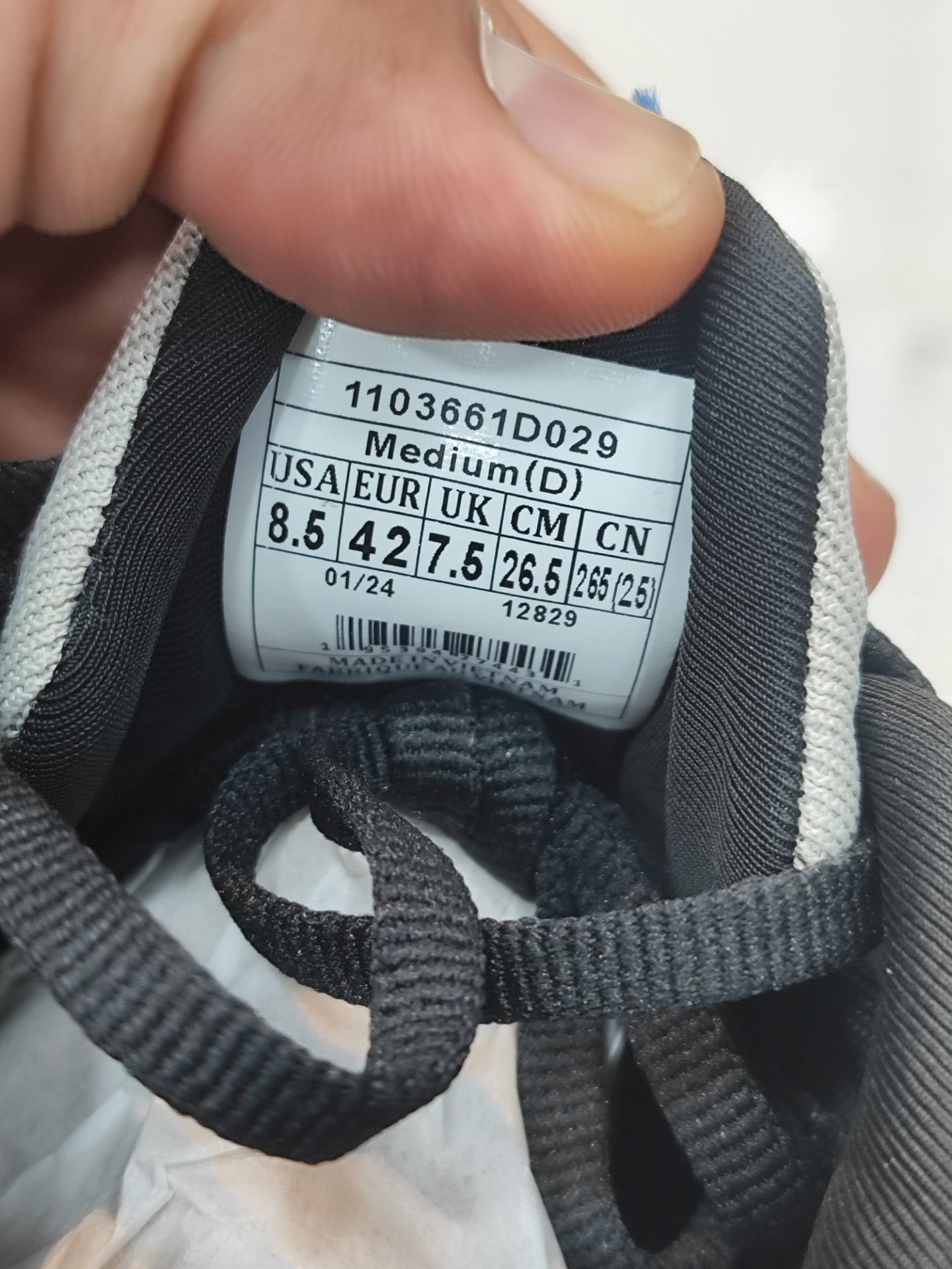 کتونی رانینگ بروکس آدرنالین جی تی اس ۲۳/Brooks Adrenaline GTS 23/ساخت ویتنام/سایز۴۰ ۴۱ ۴۲ ۴۳ ۴۴ ۴۵/ فروش تکی و عمده/تضمین کیفیت کالا