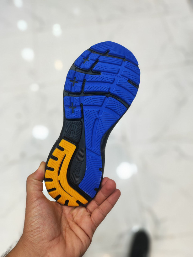 کتونی رانینگ بروکس آدرنالین جی تی اس ۲۳/Brooks Adrenaline GTS 23/ساخت ویتنام/سایز۴۰ ۴۱ ۴۲ ۴۳ ۴۴ ۴۵/ فروش تکی و عمده/تضمین کیفیت کالا