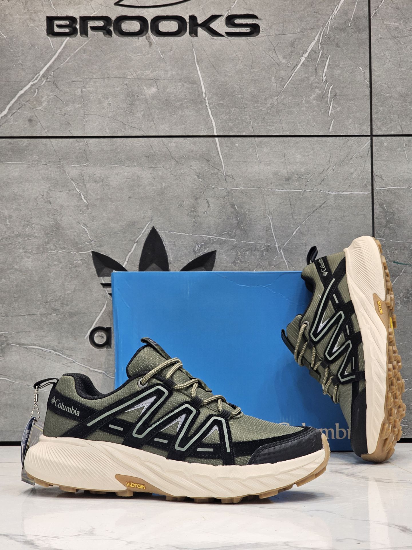 کتونی کلمبیا گورتکسColumbia GORE-TEX/ساخت ویتنام/سایز۴۰ ۴۱ ۴۲ ۴۳ ۴۴ ۴۵ زیره ویبرام/رویه چرم ضد آب و گورتکس / ضمانت اصالت کالا/کیفیت مسترکوالیتی