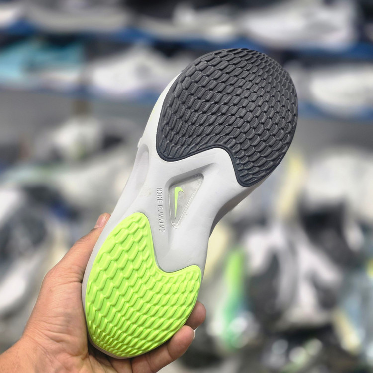 کتونی نایک زوم ایکس پیاده رویی و رانینگNike zoom x ساخت ویتنام سایز ۴۰ ۴۱ ۴۲ ۴۳ ۴۴ ۴۵ پایین ترین قیمت در ایران ضمانت اصالت کالا کیفیت مسترکوالیتی
