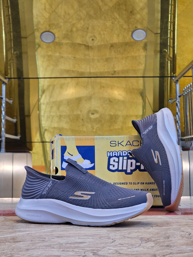کتونی مردانه اسکیچرز اسلیپ اینز بدون بند مستردرجه ۱ /سبک و طبی و راحت/Skechers Slip _Ins /سایز ۴۰ ۴۱ ۴۲ ۴۳ ۴۴ ۴۵/ساخت ویتنام /فروش تکی و عمده/ضمانت اصالت کالا