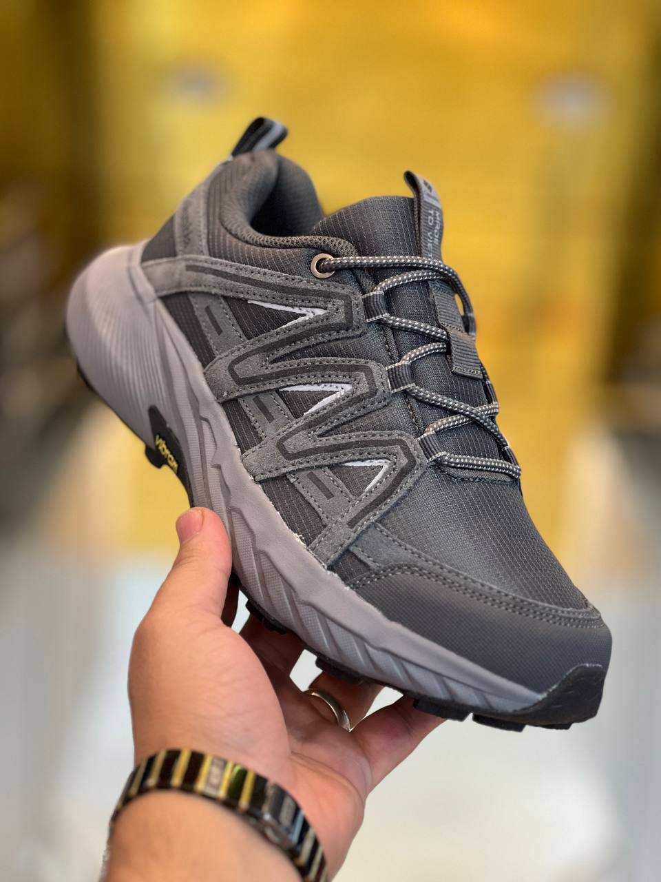 کتونی کلمبیا گورتکسColumbia GORE-TEX/ساخت ویتنام/سایز۴۰ ۴۱ ۴۲ ۴۳ ۴۴ ۴۵ زیره ویبرام/رویه چرم ضد آب و گورتکس / ضمانت اصالت کالا/کیفیت مسترکوالیتی