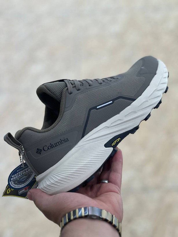 کتونی کلمبیا گورتکسColumbia GORE-TEX/ساخت ویتنام/سایز۴۰ ۴۱ ۴۲ ۴۳ ۴۴ ۴۵ زیره ویبرام/رویه چرم ضد آب و گورتکس / ضمانت اصالت کالا/کیفیت مسترکوالیتی
