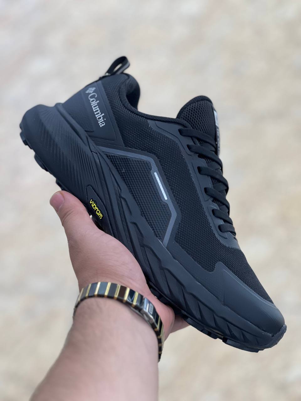 کتونی طبیعت گردی کلمبیا ضدآب مردانه/سایز 40 الی 45/Columbia GORE-TEX/ ساخت ویتنام/ضمانت کالا/فروش تک و عمده