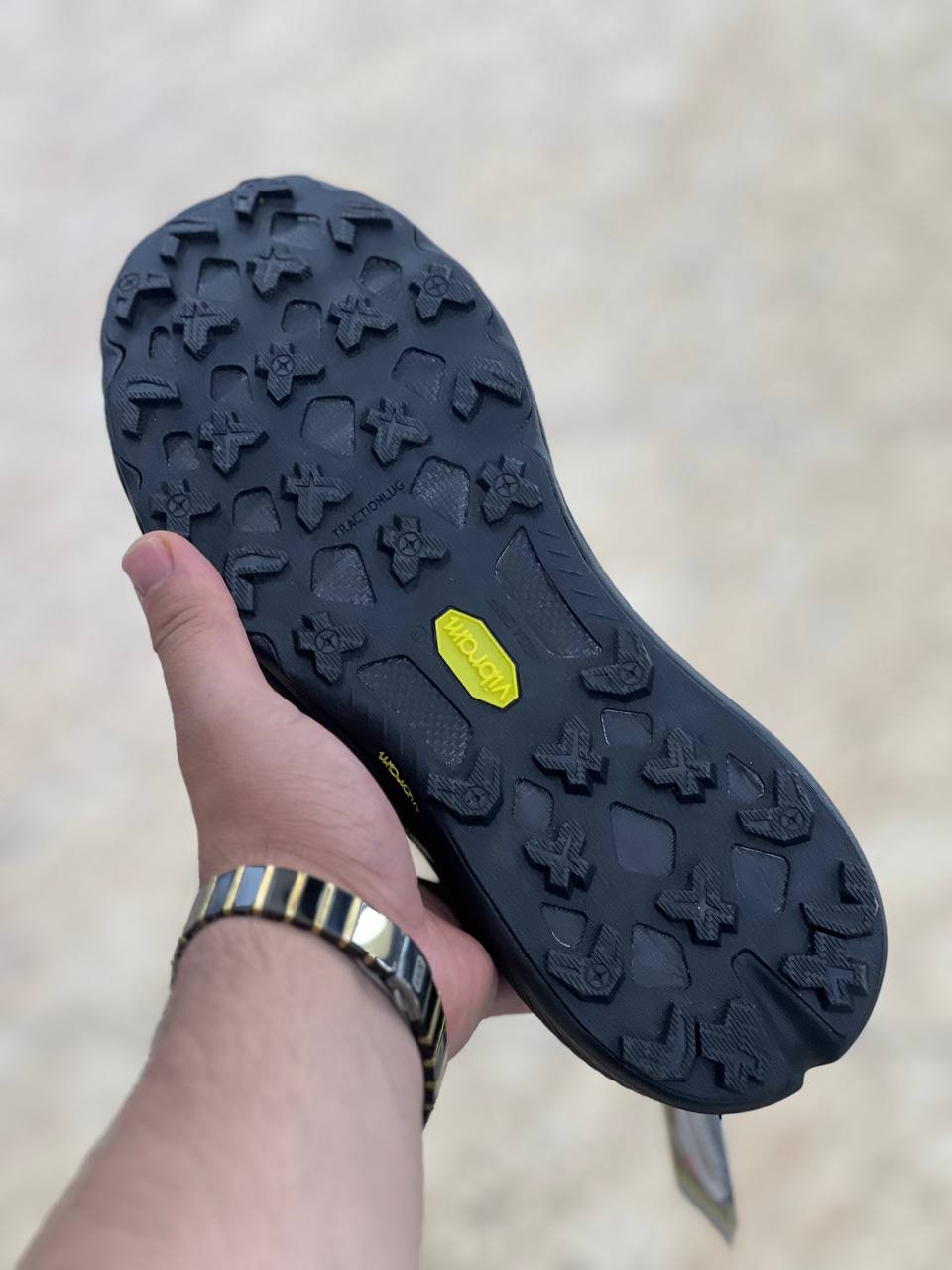 کتونی طبیعت گردی کلمبیا ضدآب مردانه/سایز 40 الی 45/Columbia GORE-TEX/ ساخت ویتنام/ضمانت کالا/فروش تک و عمده