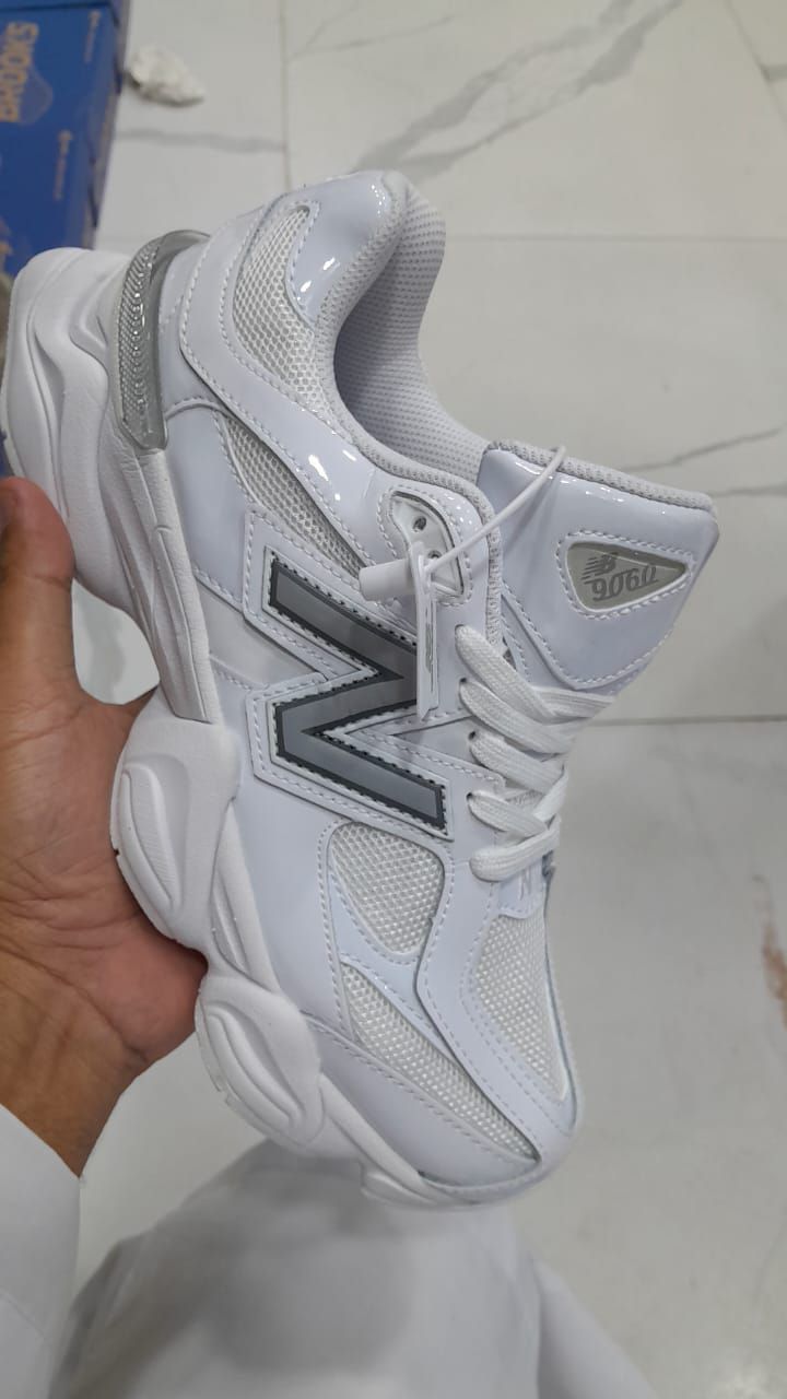 کتونی مسترکوالیتی نیوبالانس ۹۰۶۰/ Newbalance 9060/ ساخت ویتنام/ سایز ۴۰ ۴۱ ۴۲ ۴۳ ۴۴ ۴۵ فروش تک و عمده ضمانت کیفیت کالا