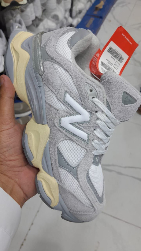 کتونی مسترکوالیتی نیوبالانس ۹۰۶۰/ Newbalance 9060/ ساخت ویتنام/ سایز ۴۰ ۴۱ ۴۲ ۴۳ ۴۴ ۴۵ فروش تک و عمده ضمانت کیفیت کالا