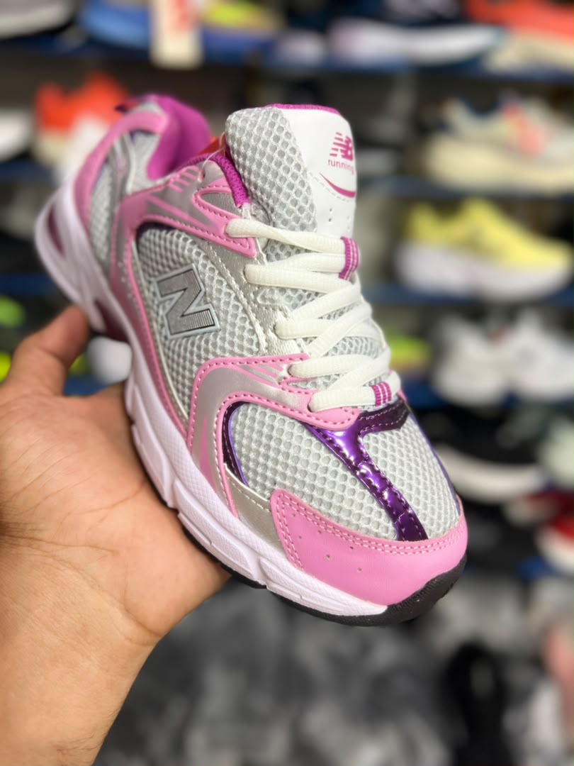 کتونی ویتنامی نیوبالانس ۵۳۰ مسترکوالیتی/سایز ۳۷ ۳۸ ۳۹ ۴۰/New Balance 530/ساخت ویتنام/فروش تکی و عمده/سفید‌