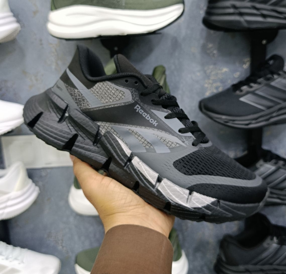 کتونی ویتنامی ریبوک پیاده رویی و روزمره Reebok ساخت ویتنام وارداتی سایز ۴۰ ۴۱ ۴۲ ۴۳ ۴۴ ۴۵فروش تکی و عمده ضمانت کیفیت کالا