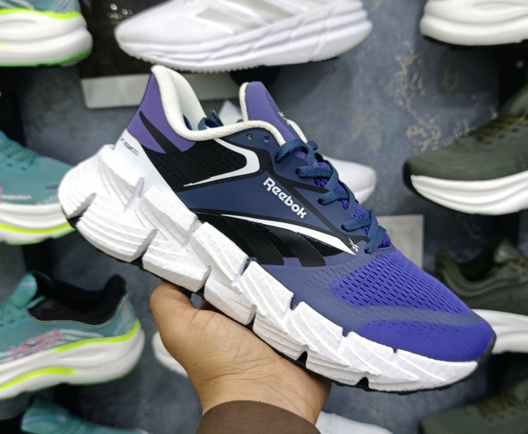 کتونی ویتنامی ریبوک پیاده رویی و روزمره Reebok ساخت ویتنام وارداتی سایز ۴۰ ۴۱ ۴۲ ۴۳ ۴۴ ۴۵فروش تکی و عمده ضمانت کیفیت کالا