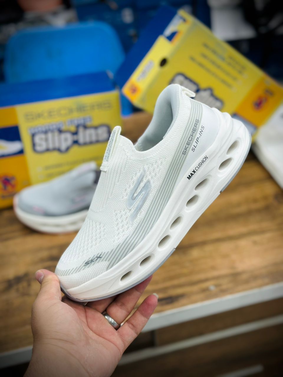کتونی مسترکوالیتی اسکیچرز مکس کوشن |سایز۳۷ ۳۸ ۳۹ ۴۰|skechers max cushion/ساخت ویتنام/فروش تکی و عمده/ضمانت اصالت کالا /کیفیت مسترکوالیتی Aدرجه ۱