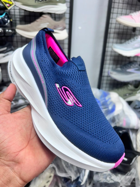 کتونی ویتنامی زنانه اسکیچرز مکس کوشن/skechers max cushioning/ساخت ویتنام وارداتی/سایز ۳۷ ۳۸ ۳۹ ۴۰/فروش تکی و عمده /ضمانت اصالت کالا/کیفیت مسترکوالیتی A