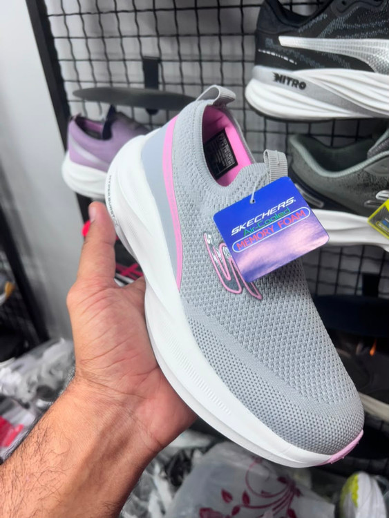 کتونی ویتنامی زنانه اسکیچرز مکس کوشن/skechers max cushioning/ساخت ویتنام وارداتی/سایز ۳۷ ۳۸ ۳۹ ۴۰/فروش تکی و عمده /ضمانت اصالت کالا/کیفیت مسترکوالیتی A