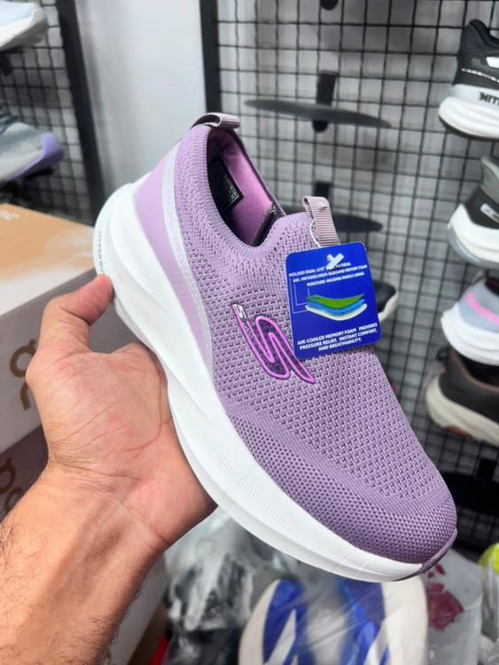 کتونی ویتنامی زنانه اسکیچرز مکس کوشن/skechers max cushioning/ساخت ویتنام وارداتی/سایز ۳۷ ۳۸ ۳۹ ۴۰/فروش تکی و عمده /ضمانت اصالت کالا/کیفیت مسترکوالیتی A
