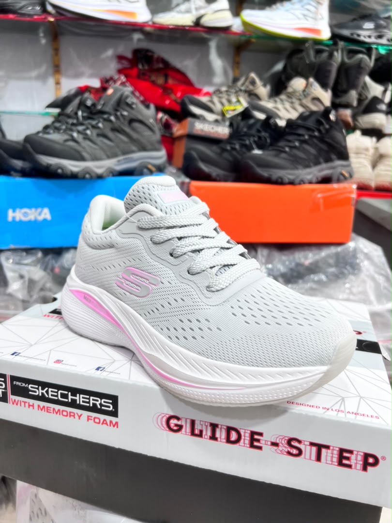 کتونی ویتنامی اسکیچرزمکس کوشن skechers max cushioning کیفیت مسترکوالیتیA /ساخت ویتنام/سایز بندی 37_۳۸_۳۹_۴۰/ضمانت اصالت کالا/فروش تکی و عمده