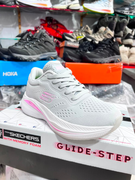 کتونی ویتنامی اسکیچرزمکس کوشن skechers max cushioning کیفیت مسترکوالیتیA /ساخت ویتنام/سایز بندی 37_۳۸_۳۹_۴۰/ضمانت اصالت کالا/فروش تکی و عمده