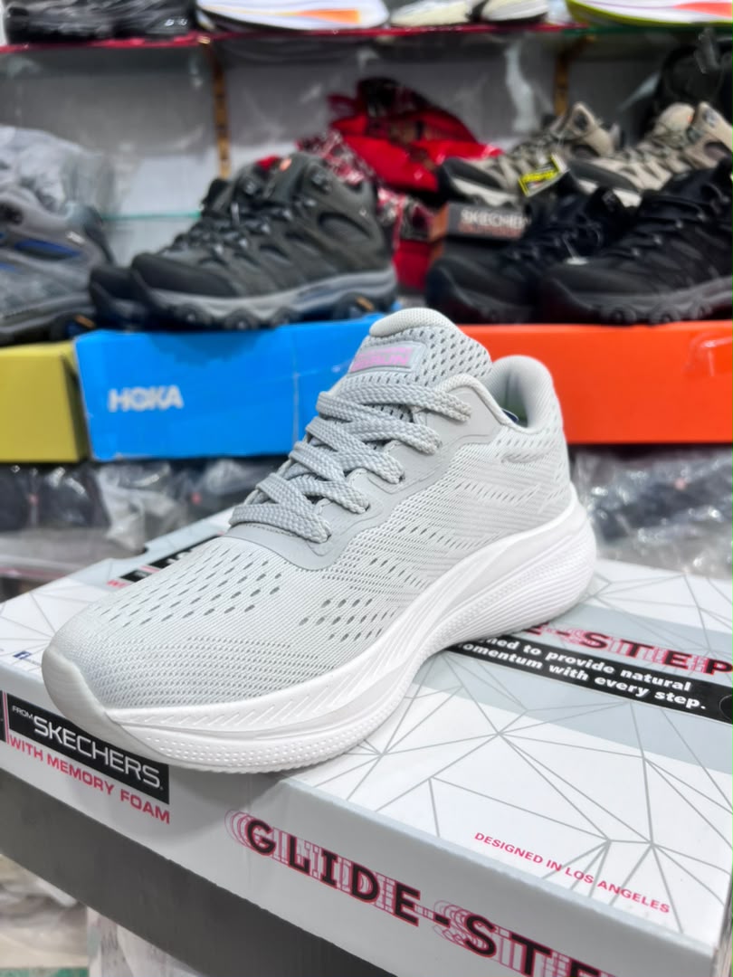کتونی ویتنامی اسکیچرزمکس کوشن skechers max cushioning کیفیت مسترکوالیتیA /ساخت ویتنام/سایز بندی 37_۳۸_۳۹_۴۰/ضمانت اصالت کالا/فروش تکی و عمده