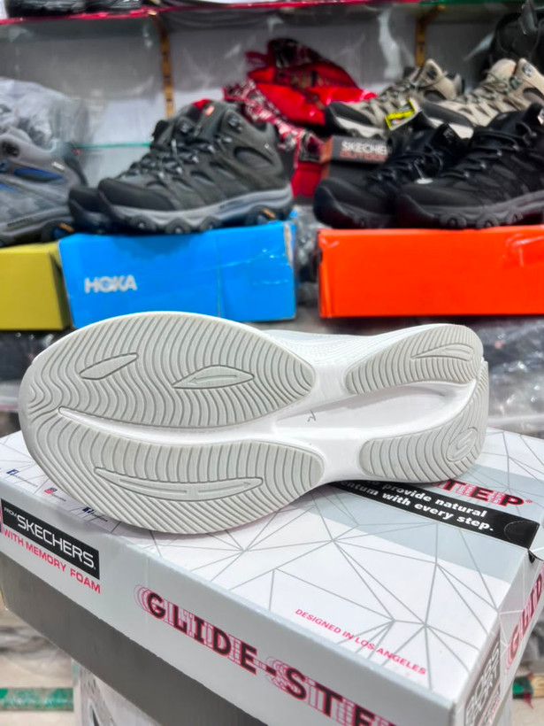 کتونی ویتنامی اسکیچرزمکس کوشن skechers max cushioning کیفیت مسترکوالیتیA /ساخت ویتنام/سایز بندی 37_۳۸_۳۹_۴۰/ضمانت اصالت کالا/فروش تکی و عمده