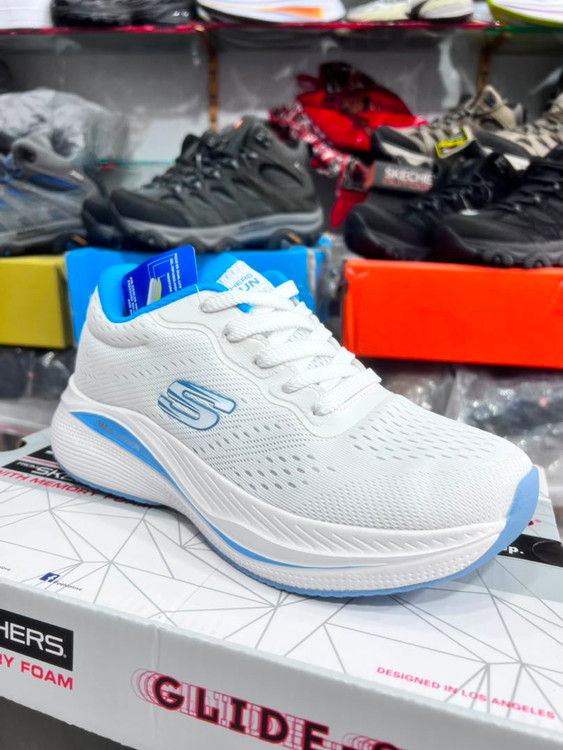 کتونی ویتنامی اسکیچرزمکس کوشن skechers max cushioning کیفیت مسترکوالیتیA /ساخت ویتنام/سایز بندی 37_۳۸_۳۹_۴۰/ضمانت اصالت کالا/فروش تکی و عمده