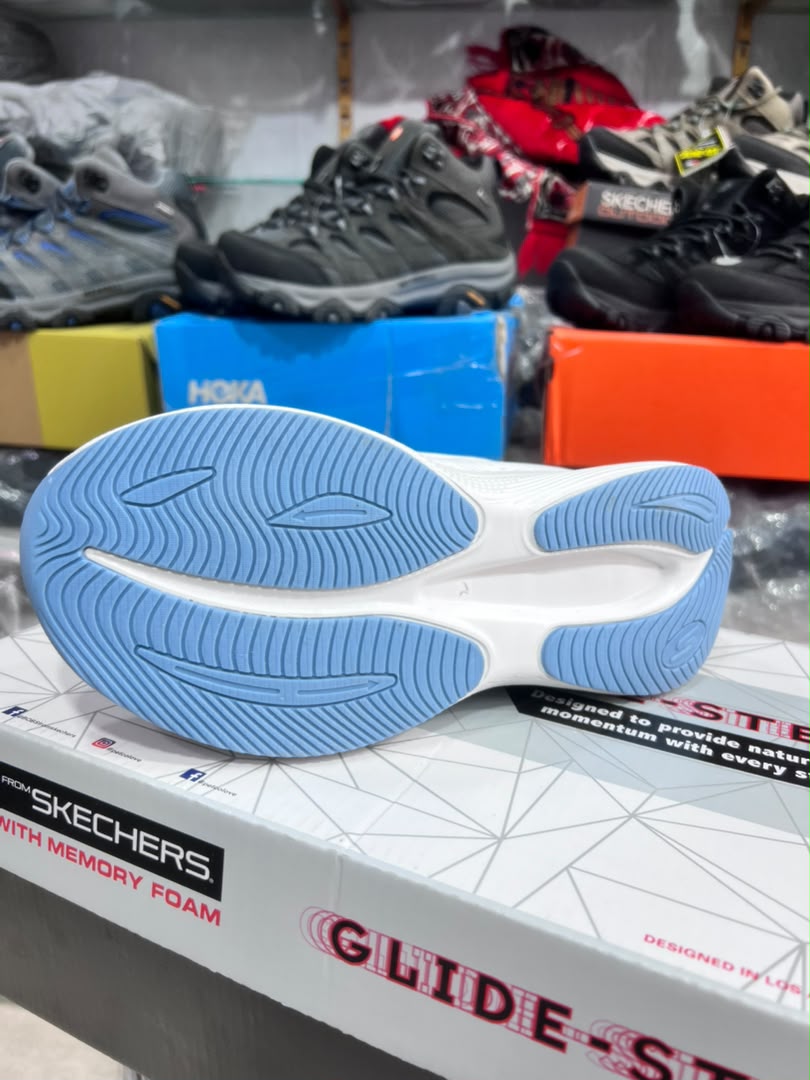 کتونی ویتنامی اسکیچرزمکس کوشن skechers max cushioning کیفیت مسترکوالیتیA /ساخت ویتنام/سایز بندی 37_۳۸_۳۹_۴۰/ضمانت اصالت کالا/فروش تکی و عمده