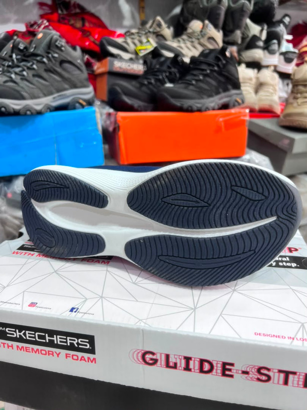 کتونی ویتنامی اسکیچرزمکس کوشن skechers max cushioning کیفیت مسترکوالیتیA /ساخت ویتنام/سایز بندی 37_۳۸_۳۹_۴۰/ضمانت اصالت کالا/فروش تکی و عمده