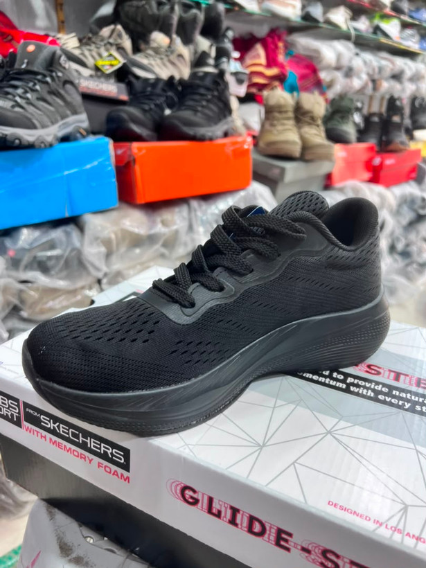 کتونی ویتنامی اسکیچرزمکس کوشن skechers max cushioning کیفیت مسترکوالیتیA /ساخت ویتنام/سایز بندی 37_۳۸_۳۹_۴۰/ضمانت اصالت کالا/فروش تکی و عمده