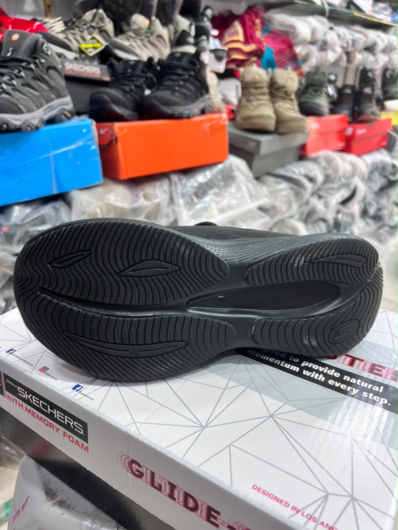 کتونی ویتنامی اسکیچرزمکس کوشن skechers max cushioning کیفیت مسترکوالیتیA /ساخت ویتنام/سایز بندی 37_۳۸_۳۹_۴۰/ضمانت اصالت کالا/فروش تکی و عمده