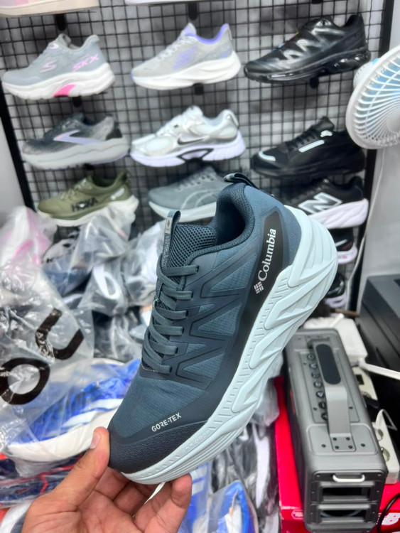 کتونی ویتنامی کلمبیا گورتکسColumbia GORE-TEX/ساخت ویتنام/سایز۴۰ ۴۱ ۴۲ ۴۳ ۴۴ ۴۵ زیره ویبرام/رویه چرم ضد آب و گورتکس / ضمانت اصالت کالا/کیفیت مسترکوالیتی