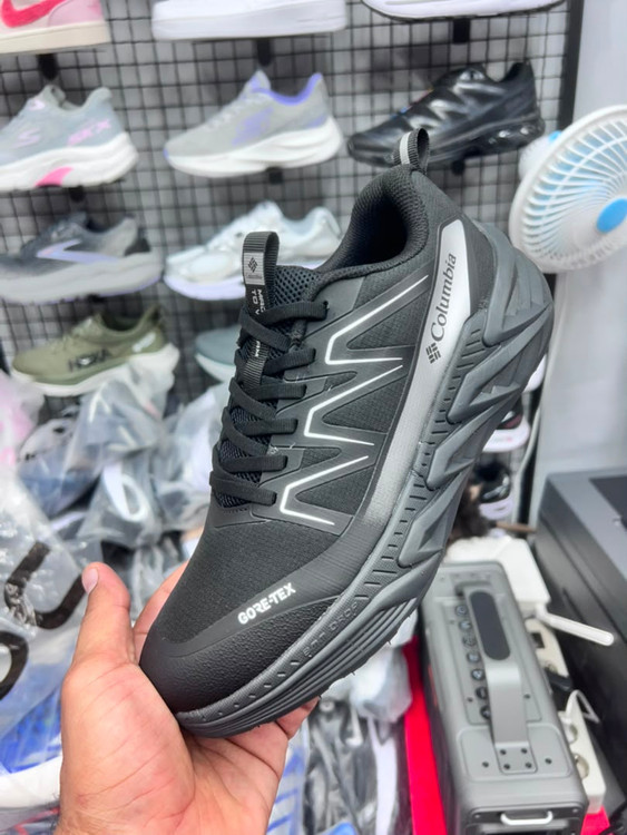 کتونی ویتنامی کلمبیا گورتکسColumbia GORE-TEX/ساخت ویتنام/سایز۴۰ ۴۱ ۴۲ ۴۳ ۴۴ ۴۵ زیره ویبرام/رویه چرم ضد آب و گورتکس / ضمانت اصالت کالا/کیفیت مسترکوالیتی