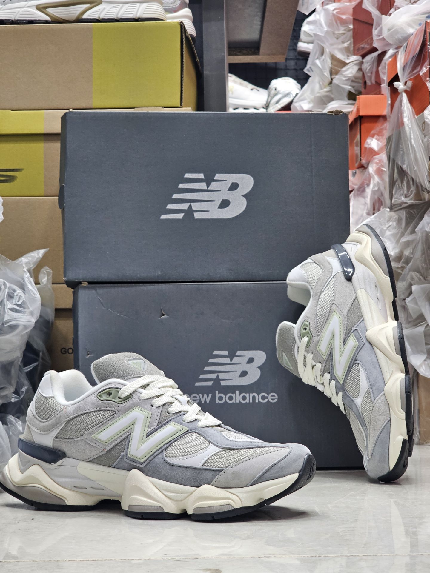 کتونی ویتنامی نیوبالانس ۹۰۶۰ پیاده رویی و رانینگ/ Newbalance 9060/ ساخت ویتنام/ سایز ۴۰ ۴۱ ۴۲ ۴۳ ۴۴ ۴۵ فروش تک و عمده تضمین اصالت کالا کیفیت مسترکوالیتی A