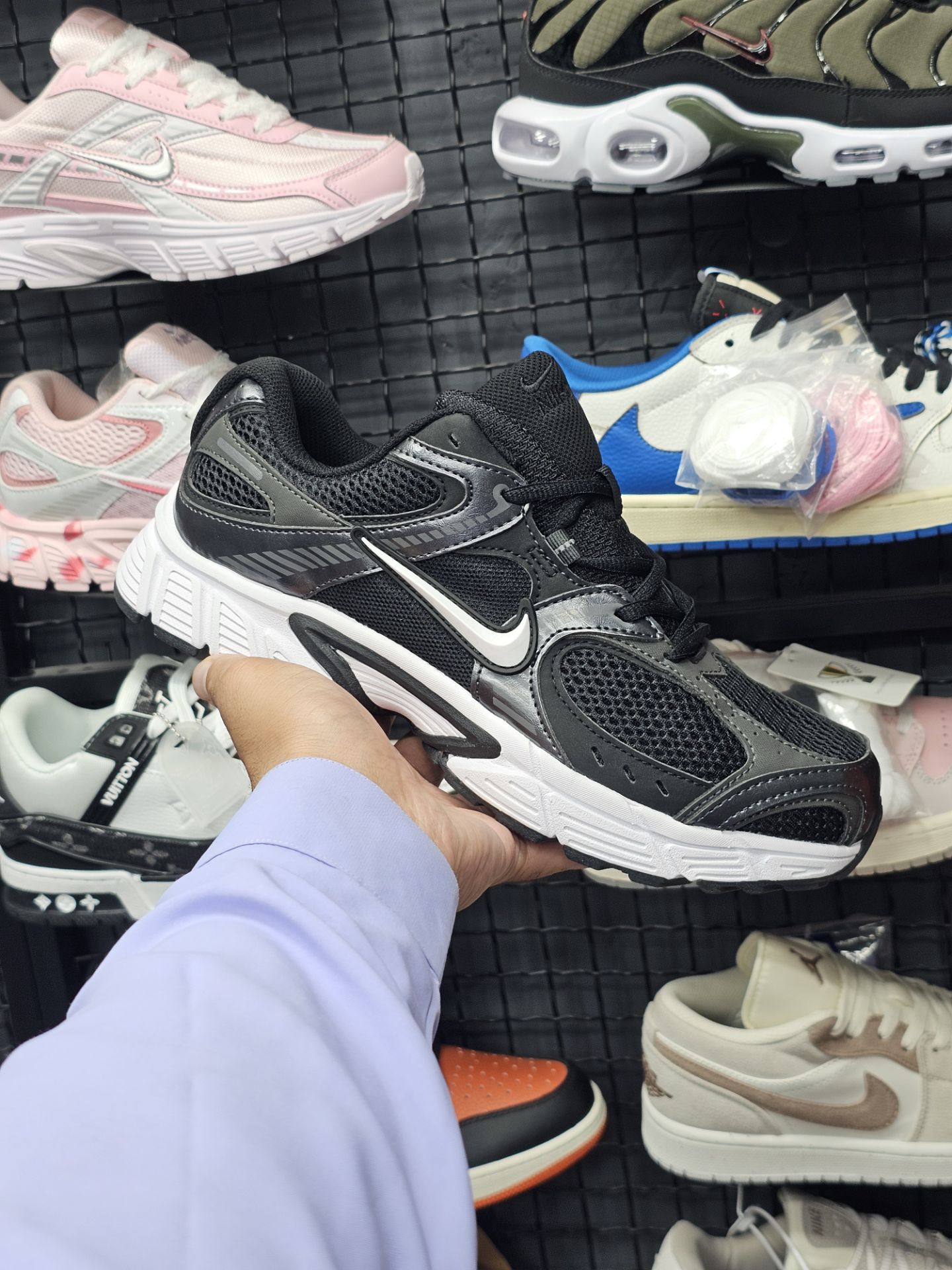 کتونی ویتنامی نایک Nike V5k RNR پیاده رویی و روزمره سایز ۳۷ 38 39 40/ساخت ویتنام وارداتی /فروش تکی و عمده/کیفیت مسترکوالیتیA/ضمانت اصالت کالا