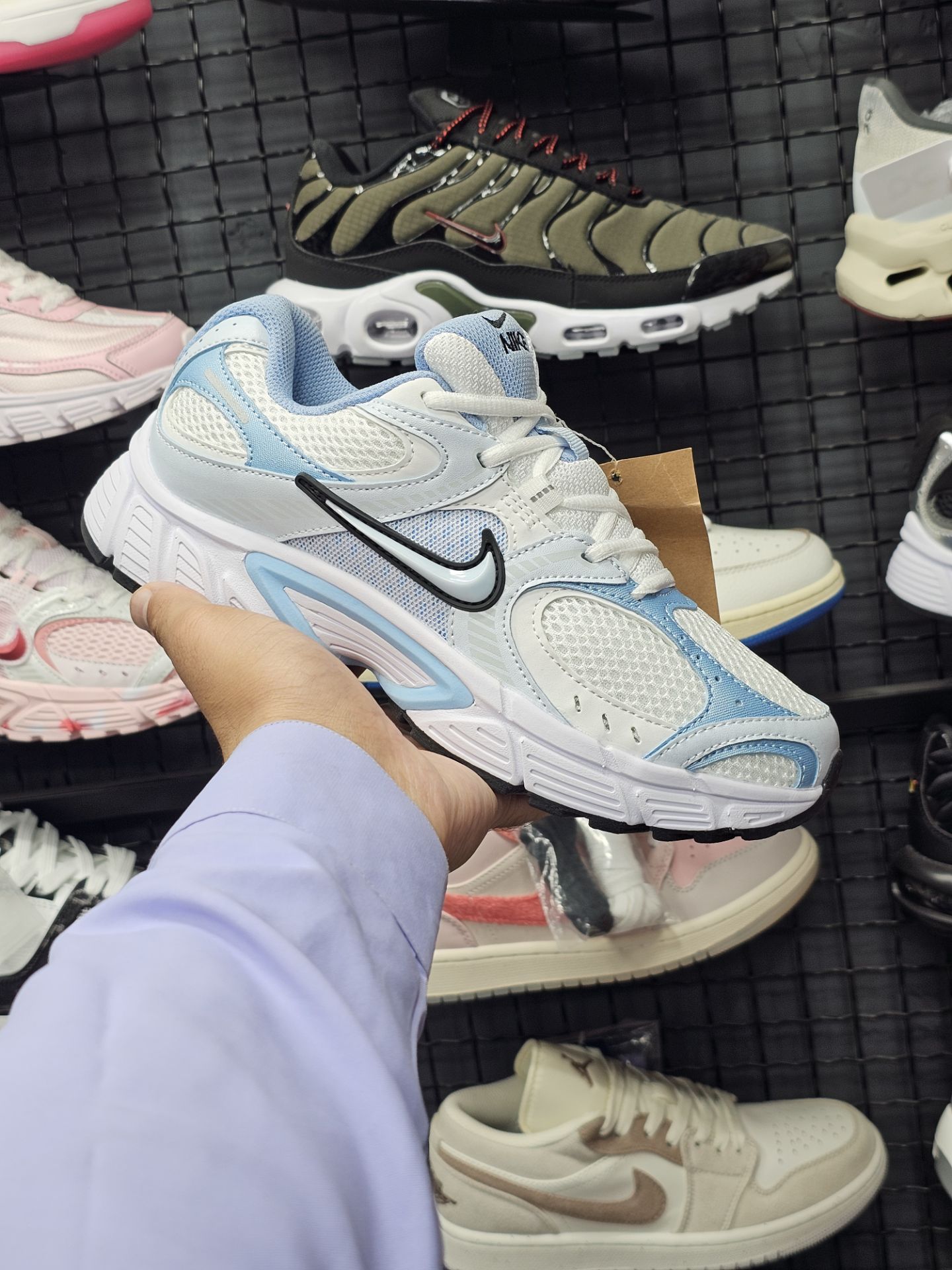 کتونی ویتنامی نایک Nike V5k RNR پیاده رویی و روزمره سایز ۳۷ 38 39 40/ساخت ویتنام وارداتی /فروش تکی و عمده/کیفیت مسترکوالیتیA/ضمانت اصالت کالا