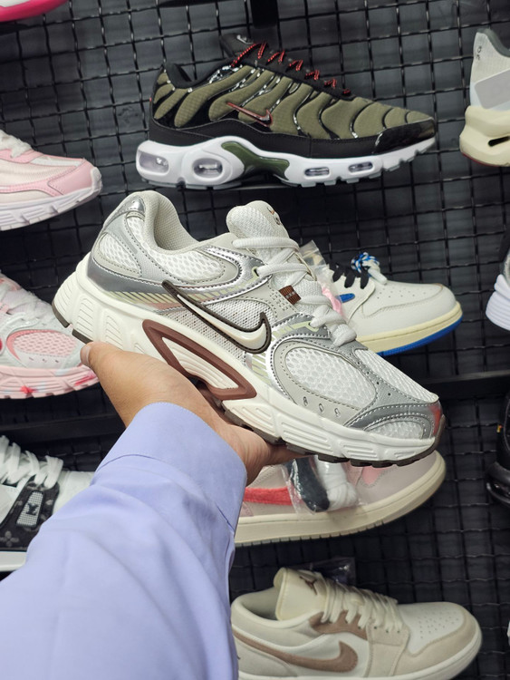 کتونی ویتنامی نایک Nike V5k RNR پیاده رویی و روزمره سایز ۳۷ 38 39 40/ساخت ویتنام وارداتی /فروش تکی و عمده/کیفیت مسترکوالیتیA/ضمانت اصالت کالا