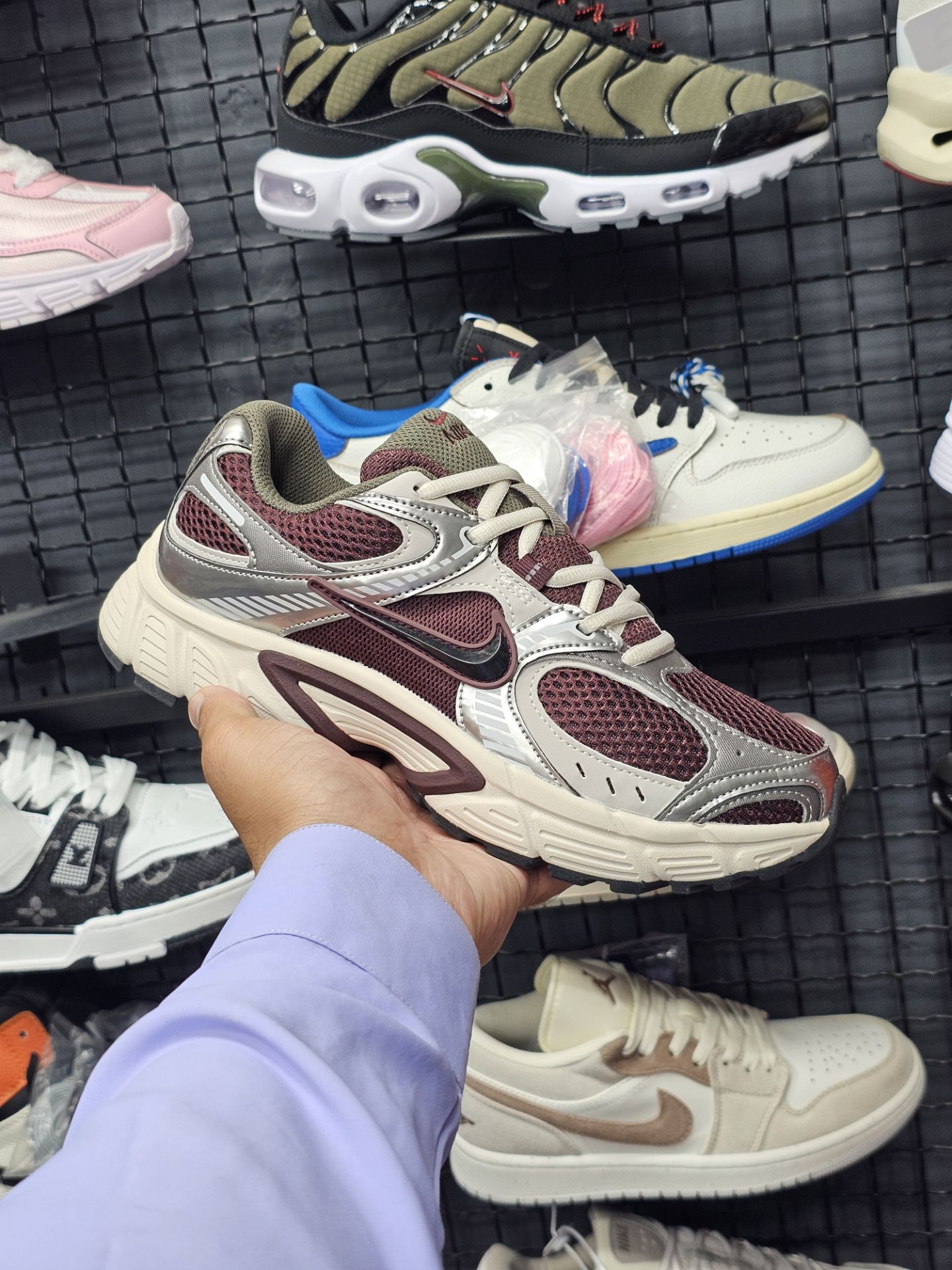 کتونی ویتنامی نایک Nike V5k RNR پیاده رویی و روزمره سایز ۳۷ 38 39 40/ساخت ویتنام وارداتی /فروش تکی و عمده/کیفیت مسترکوالیتیA/ضمانت اصالت کالا