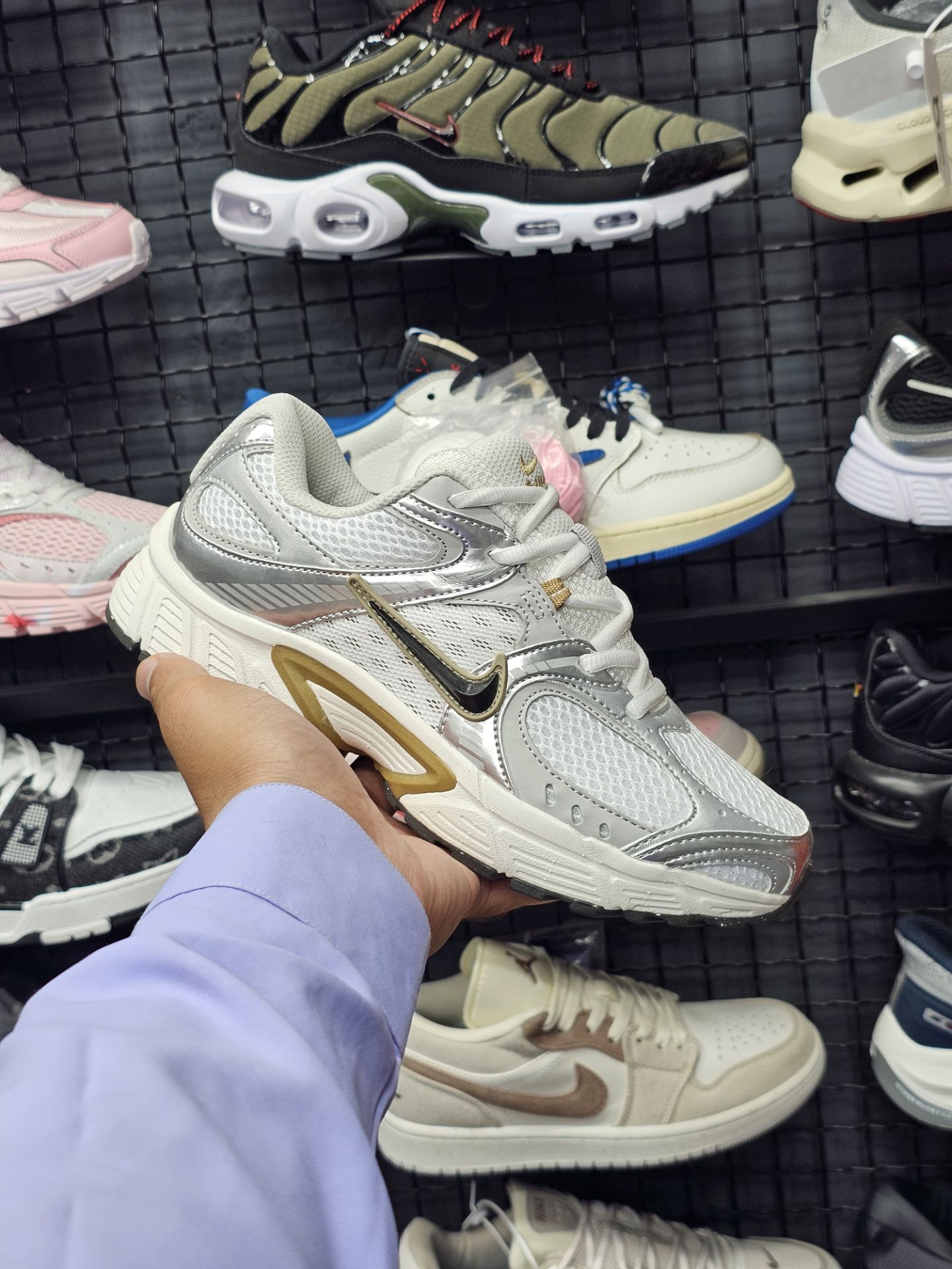 کتونی ویتنامی نایک Nike V5k RNR پیاده رویی و روزمره سایز ۳۷ 38 39 40/ساخت ویتنام وارداتی /فروش تکی و عمده/کیفیت مسترکوالیتیA/ضمانت اصالت کالا