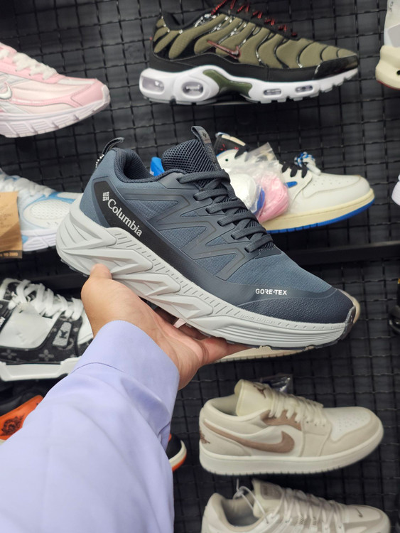 کتونی مردانه کلمبیا گورتکسColumbia GORE-TEX/ساخت ویتنام وارداتی/سایز۴۰ ۴۱ ۴۲ ۴۳ ۴۴ ۴۵ زیره ویبرام/رویه چرم ضد آب و گورتکس ضمانت اصالت کالا/کیفیت مسترکوالیتی درجه ۱