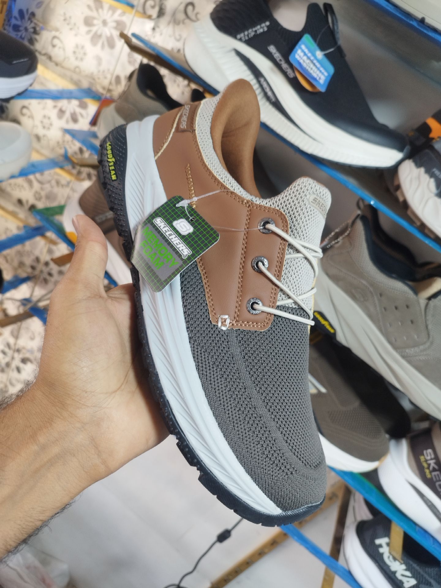 کتونی ویتنامی اسکیچرز مرو آلدن Skechers Meroe - Alden Vietnamمناسب فعالیت های روزمره/سایز ۴۰ ۴۱ ۴۲ ۴۳ ۴۴ ۴۵/ وارداتی ساخت ویتنام/فروش تکی و عمده/ضمانت و کیفیت مسترکوالیتی درجه ۱