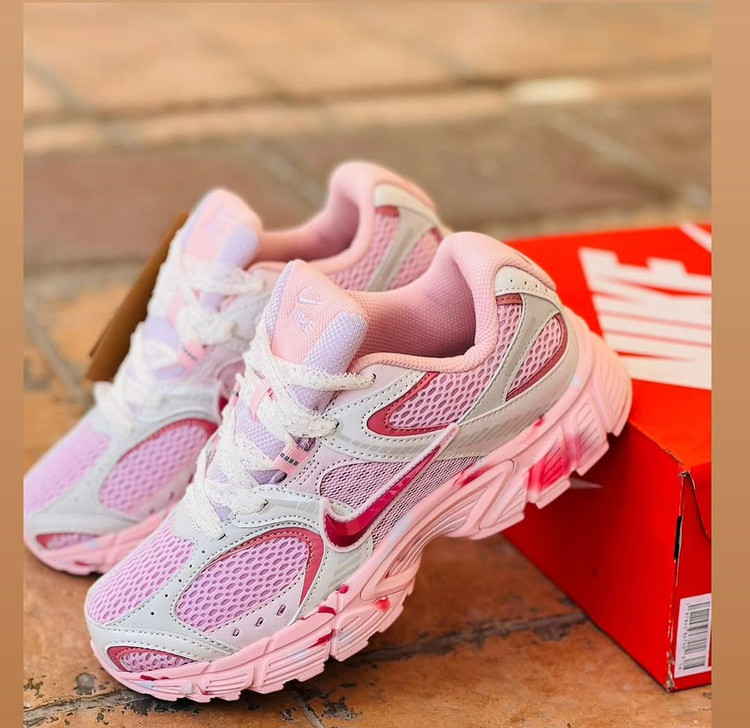 کتونی رانینگ و پیاده رویی نایک,Nike v5k run کیفیت مسترکوالیتی A درجه ۱ /سایز بندی 37 38 39 40/ساخت ویتنام/راحت و سبک /تضمین کیفیت کالا /فروش تکی و عمده