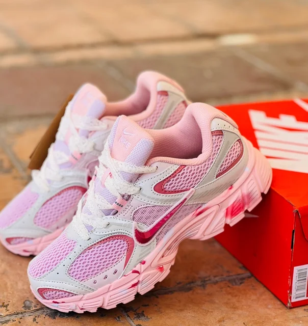 کتونی رانینگ و پیاده رویی نایک,Nike v5k run کیفیت مسترکوالیتی A درجه ۱ /سایز بندی 37 38 39 40/ساخت ویتنام/راحت و سبک /تضمین کیفیت کالا /فروش تکی و عمده
