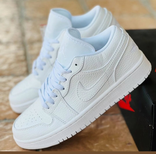 کتونی ویتنامی نایک ایر جردن 1 مسترکوالیتیAدرجه ۱/سایز۳۷ ۳۸ ۳۹ ۴۰/Nike Air Jordan 1/ ساخت ویتنام وارداتی/فروش تکی و عمده/ضمانت اصالت کالا