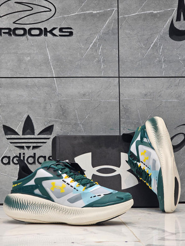 کتونی مسترکوالیتی درجه ۱ آندر آرمور Under Armour UA Echo ساخت ویتنام وارداتی سایز ۴۰الی ۴۵ همراه با جعبه بارکد دار ضمانت کیفیت کالا