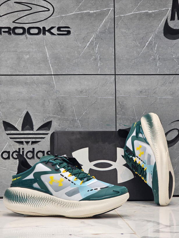 کتونی مسترکوالیتی درجه ۱ آندر آرمور Under Armour UA Echo ساخت ویتنام وارداتی سایز ۴۰الی ۴۵ همراه با جعبه بارکد دار ضمانت کیفیت کالا