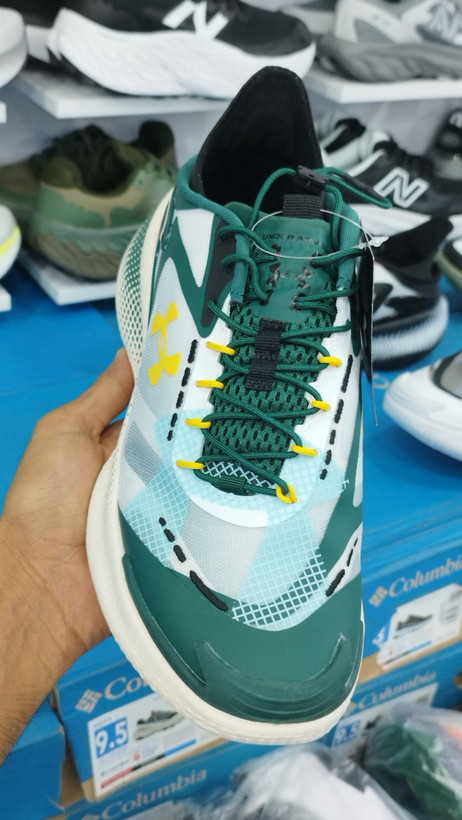 کتونی مسترکوالیتی درجه ۱ آندر آرمور Under Armour UA Echo ساخت ویتنام وارداتی سایز ۴۰الی ۴۵ همراه با جعبه بارکد دار ضمانت کیفیت کالا