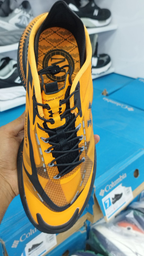 کتونی مسترکوالیتی درجه ۱ آندر آرمور Under Armour UA Echo ساخت ویتنام وارداتی سایز ۴۰الی ۴۵ همراه با جعبه بارکد دار ضمانت کیفیت کالا