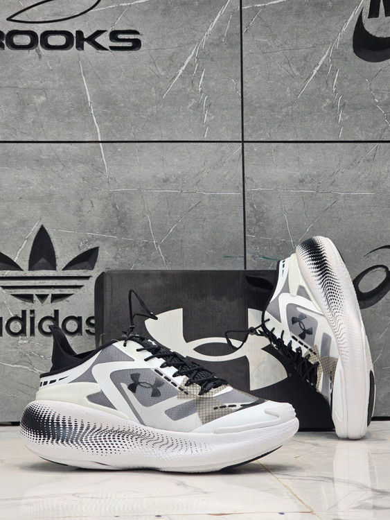 کتونی مسترکوالیتی درجه ۱ آندر آرمور Under Armour UA Echo ساخت ویتنام وارداتی سایز ۴۰الی ۴۵ همراه با جعبه بارکد دار ضمانت کیفیت کالا