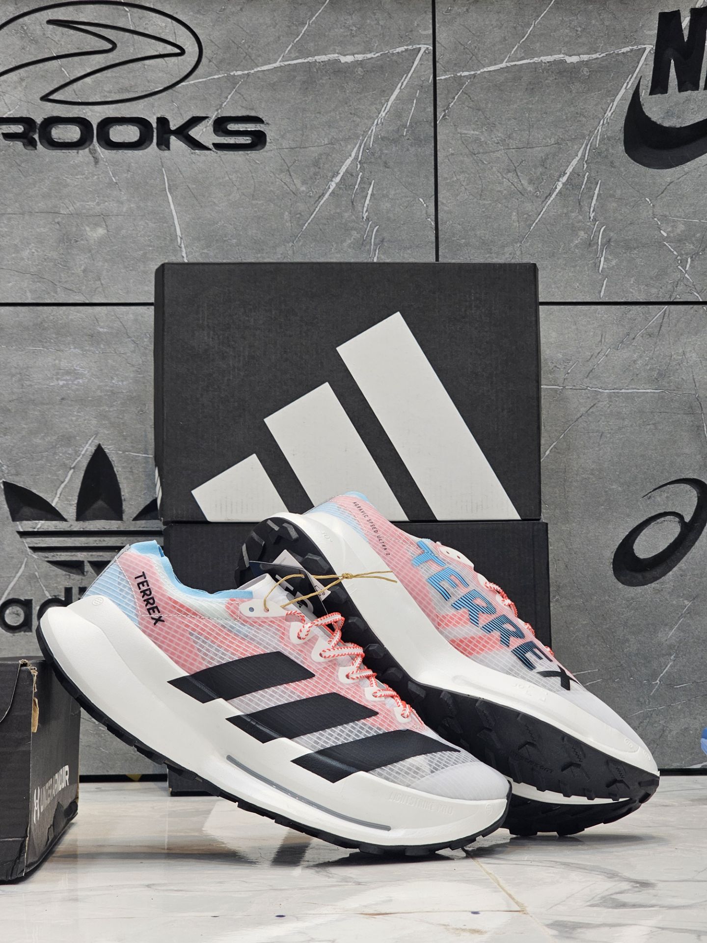 کتونی ویتنامی آدیداس ترکس مسترکوالیتی درجه ۱/ Adidas Terrex Agravic Speed Ultra 2وارداتی ساخت ویتنام سایز ۴۰ الی ۴۵فروش تکی و عمده ضمانت اصالت کالا
