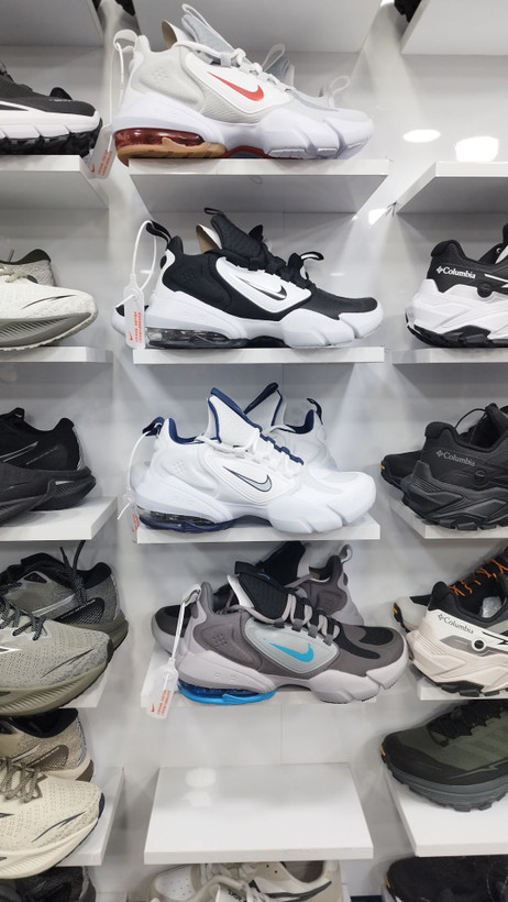 کتونی مسترکوالیتی درجه ۱ نایک ایرمکس آلفا ساواچ Nike air max alpha savageساخت ویتنام وارداتی سایز ۳۸الی۴۵ فروش تکی و عمده ضمانت کیفیت کالا
