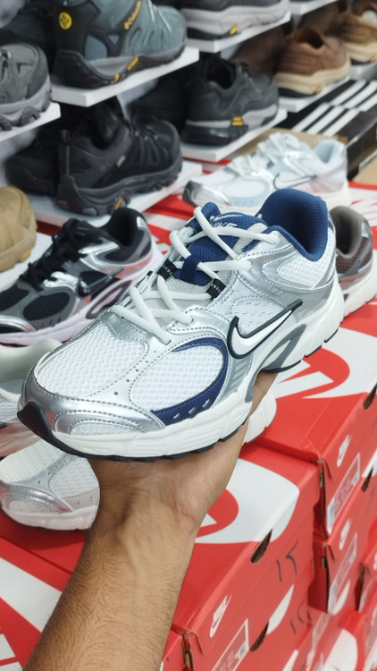 کتونی ویتنامی نایک V5 RNR مسترکوالیتی درجه ۱/ سایز ۳۷ الی ۴۵/ Nike V5k RNR/ضمانت کیفیت کالا/فروش تکی و عمده